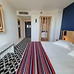 Akena Nantes Aeroport Otel Rezé