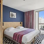 Akena Nantes Aeroport Otel
