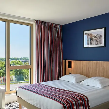 Akena Nantes Aeroport Hotel 3*