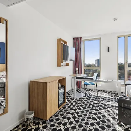 Hotel Akena Nantes Aeroport 3*