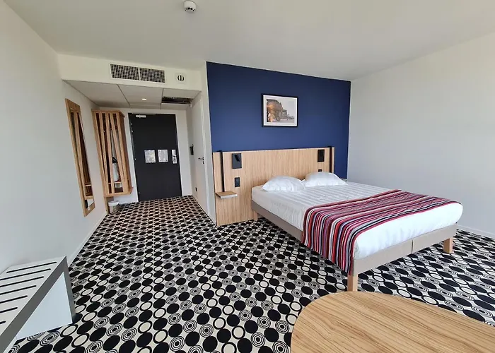 Akena Nantes Aéroport 3*