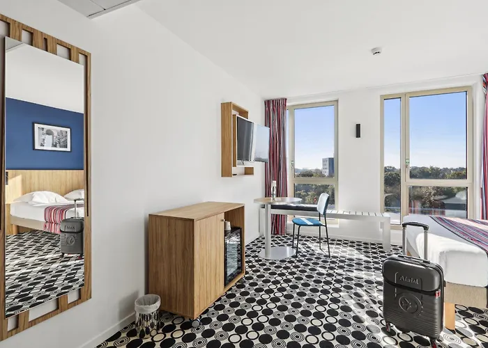 Hotel Akena Nantes Aéroport 3*